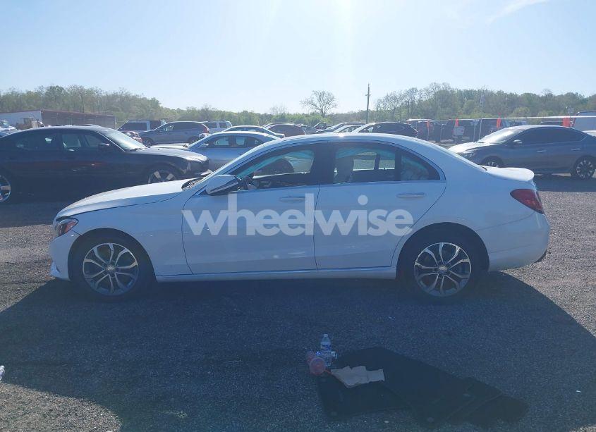 Photo 14 of 2016 Mercedes-benz C 300 4MATIC/LUXURY 4MATIC/SPORT 4MATIC (VIN 55SWF4KB9GU110165)