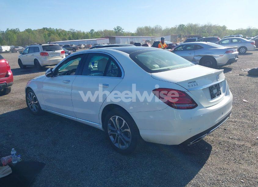 Photo 3 of 2016 Mercedes-benz C 300 4MATIC/LUXURY 4MATIC/SPORT 4MATIC (VIN 55SWF4KB9GU110165)