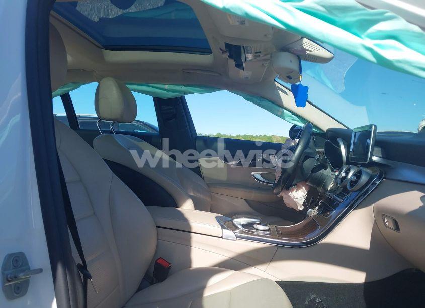 Photo 5 of 2016 Mercedes-benz C 300 4MATIC/LUXURY 4MATIC/SPORT 4MATIC (VIN 55SWF4KB9GU110165)