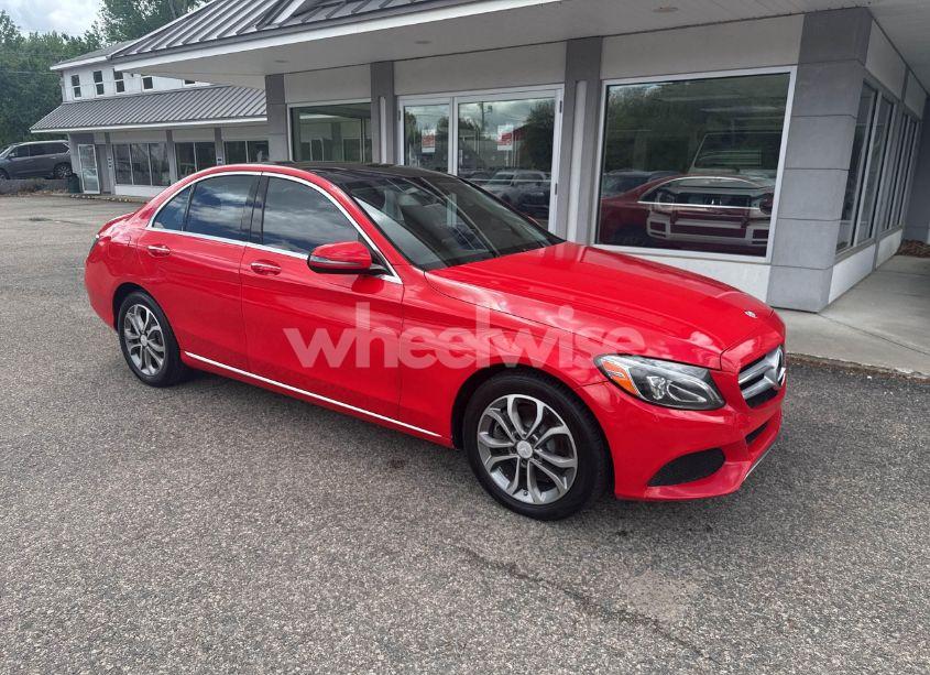 2016 Mercedes-benz C 300 4MATIC (VIN 55SWF4KB9GU114622) main photo