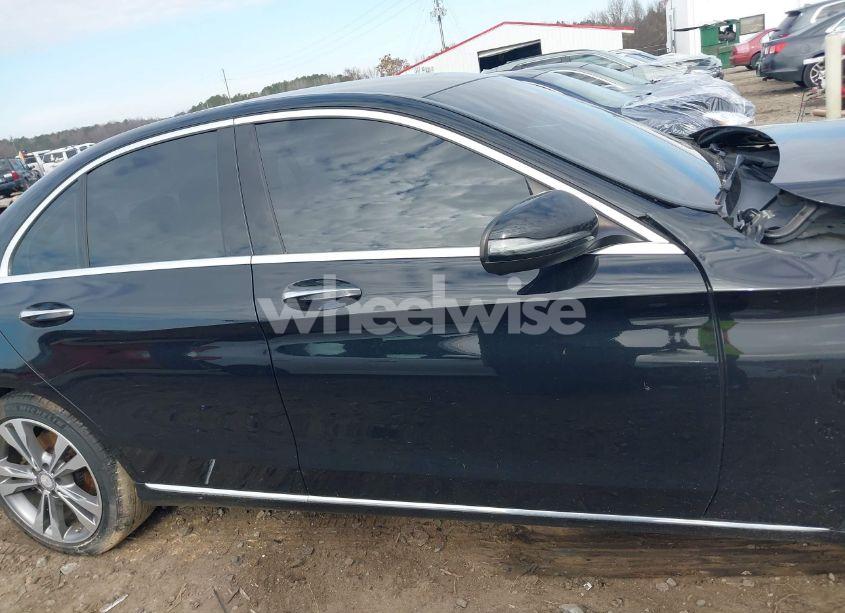 Photo 13 of 2016 Mercedes-benz C 300 4MATIC/LUXURY 4MATIC/SPORT 4MATIC (VIN 55SWF4KB9GU136524)