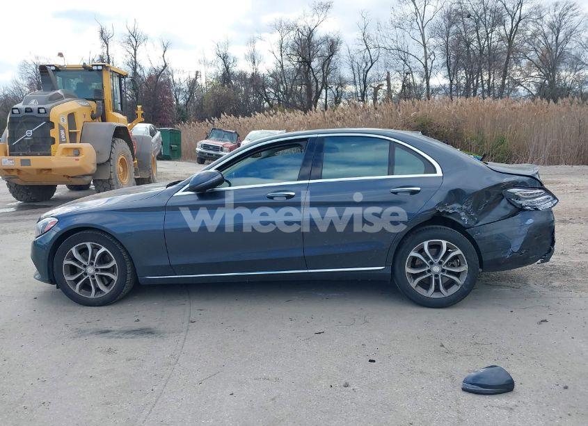 Photo 15 of 2016 Mercedes-benz C 300 4MATIC/LUXURY 4MATIC/SPORT 4MATIC (VIN 55SWF4KB9GU140489)