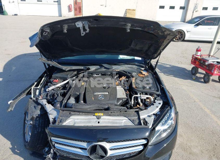 Photo 10 of 2016 Mercedes-benz C 300 4MATIC/LUXURY 4MATIC/SPORT 4MATIC (VIN 55SWF4KB9GU141545)