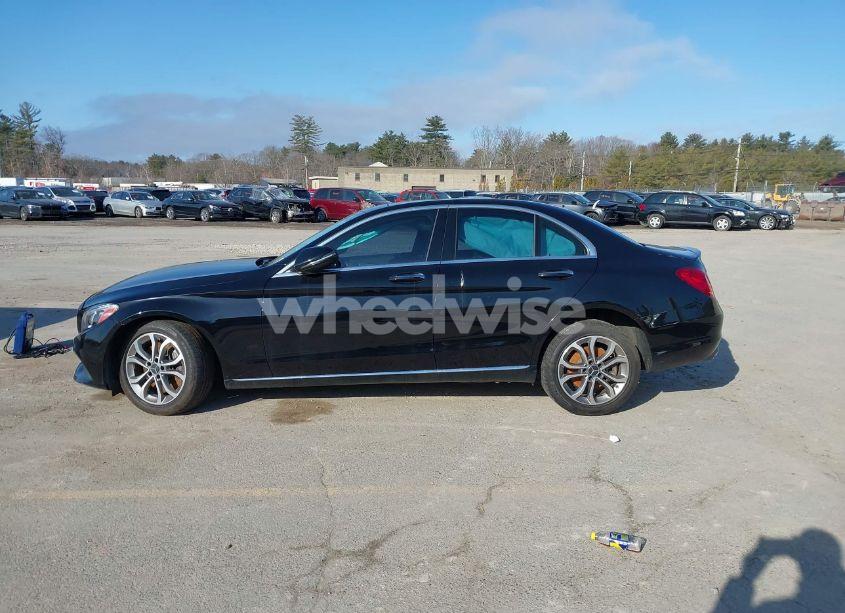 Photo 14 of 2016 Mercedes-benz C 300 4MATIC/LUXURY 4MATIC/SPORT 4MATIC (VIN 55SWF4KB9GU141545)