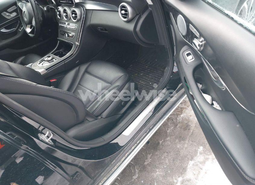 Photo 5 of 2017 Mercedes-benz C 300 4MATIC/LUXURY 4MATIC/SPORT 4MATIC (VIN 55SWF4KB9HU193114)