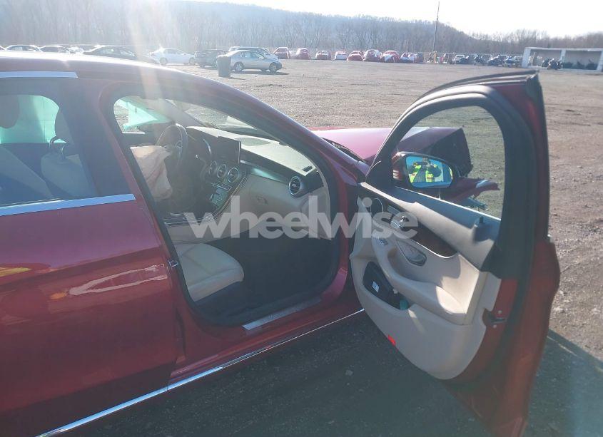 Photo 5 of 2017 Mercedes-benz C 300 4MATIC/LUXURY 4MATIC/SPORT 4MATIC (VIN 55SWF4KB9HU193324)