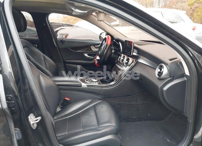 Photo 5 of 2017 Mercedes-benz C 300 4MATIC/LUXURY 4MATIC/SPORT 4MATIC (VIN 55SWF4KB9HU203236)