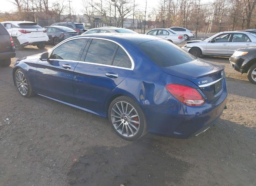 Photo 3 of 2017 Mercedes-benz C 300 4MATIC/LUXURY 4MATIC/SPORT 4MATIC (VIN 55SWF4KB9HU234194)