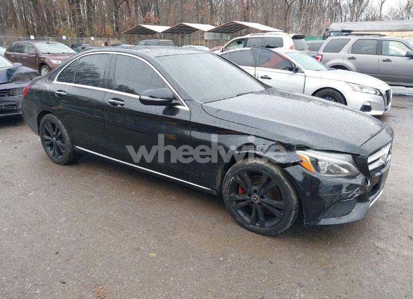 2018 Mercedes-benz C 300 4MATIC (VIN 55SWF4KB9JU243063) main photo