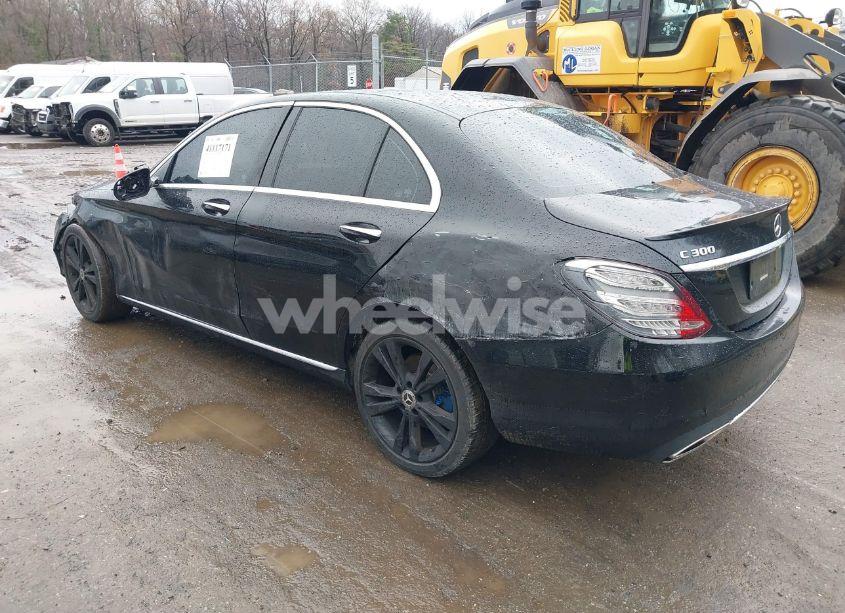 Photo 3 of 2018 Mercedes-benz C 300 4MATIC (VIN 55SWF4KB9JU243063)