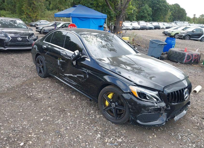 2018 Mercedes-benz C 300 4MATIC (VIN 55SWF4KB9JU244309) main photo