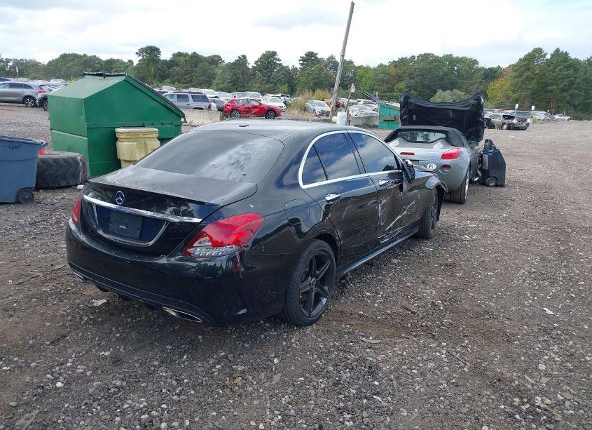 Photo 4 of 2018 Mercedes-benz C 300 4MATIC (VIN 55SWF4KB9JU244309)