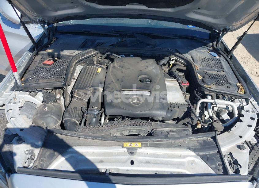 Photo 10 of 2015 Mercedes-benz C 300 4MATIC/LUXURY 4MATIC/SPORT 4MATIC (VIN 55SWF4KBXFU000546)