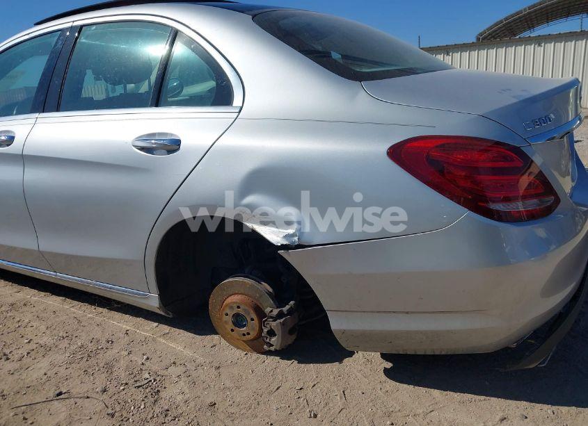 Photo 6 of 2015 Mercedes-benz C 300 4MATIC/LUXURY 4MATIC/SPORT 4MATIC (VIN 55SWF4KBXFU000546)