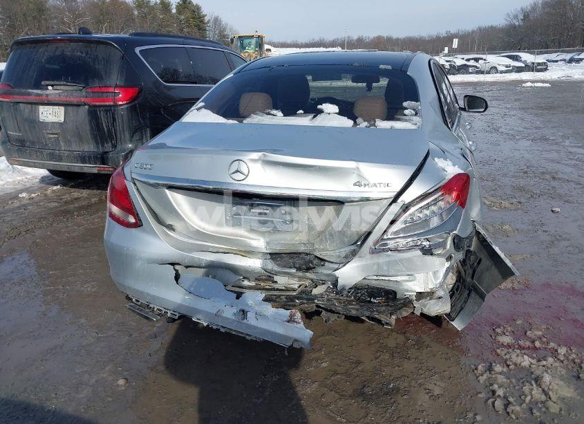 Photo 16 of 2015 Mercedes-benz C 300 4MATIC/LUXURY 4MATIC/SPORT 4MATIC (VIN 55SWF4KBXFU001549)