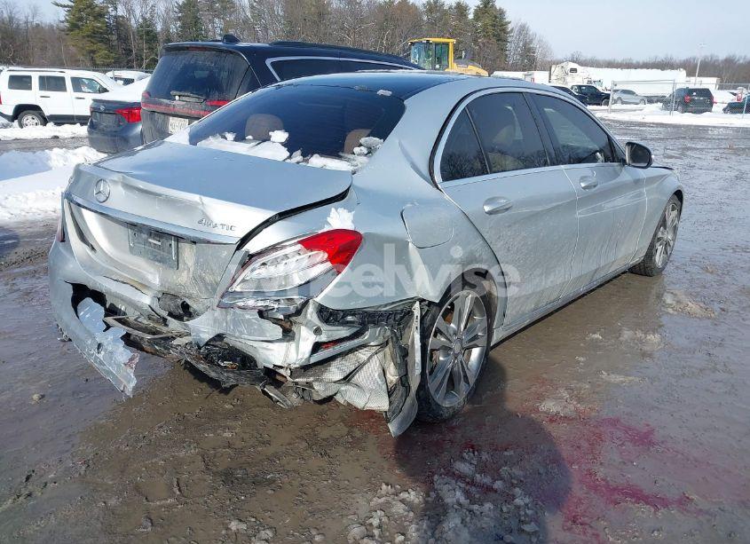 Photo 4 of 2015 Mercedes-benz C 300 4MATIC/LUXURY 4MATIC/SPORT 4MATIC (VIN 55SWF4KBXFU001549)