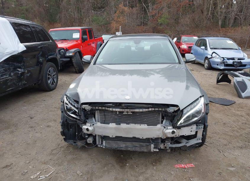 Photo 13 of 2015 Mercedes-benz C 300 4MATIC/LUXURY 4MATIC/SPORT 4MATIC (VIN 55SWF4KBXFU009229)