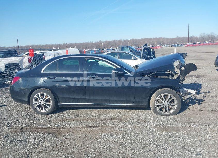 Photo 13 of 2015 Mercedes-benz C 300 4MATIC/LUXURY 4MATIC/SPORT 4MATIC (VIN 55SWF4KBXFU028721)