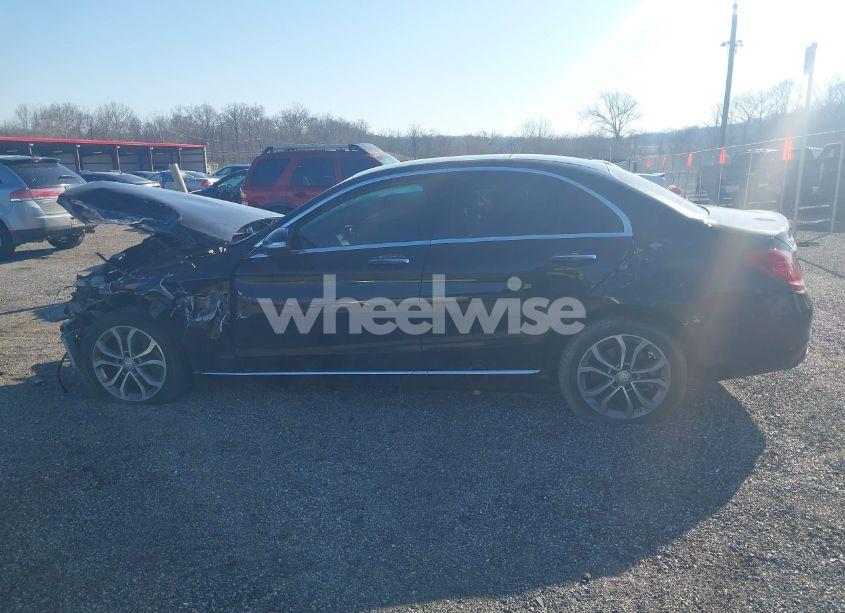 Photo 14 of 2015 Mercedes-benz C 300 4MATIC/LUXURY 4MATIC/SPORT 4MATIC (VIN 55SWF4KBXFU028721)