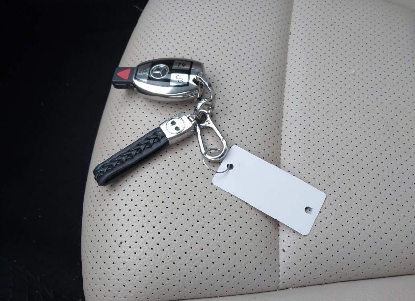 Photo 11 of 2015 Mercedes-benz C 300 4MATIC/LUXURY 4MATIC/SPORT 4MATIC (VIN 55SWF4KBXFU029805)