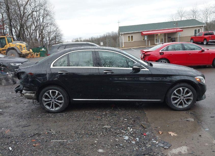 Photo 13 of 2015 Mercedes-benz C 300 4MATIC/LUXURY 4MATIC/SPORT 4MATIC (VIN 55SWF4KBXFU029805)