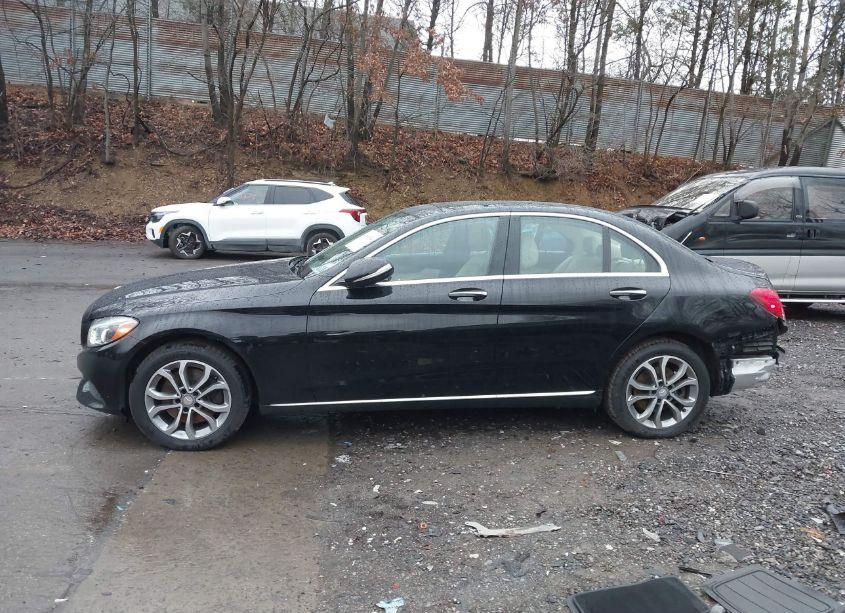 Photo 14 of 2015 Mercedes-benz C 300 4MATIC/LUXURY 4MATIC/SPORT 4MATIC (VIN 55SWF4KBXFU029805)