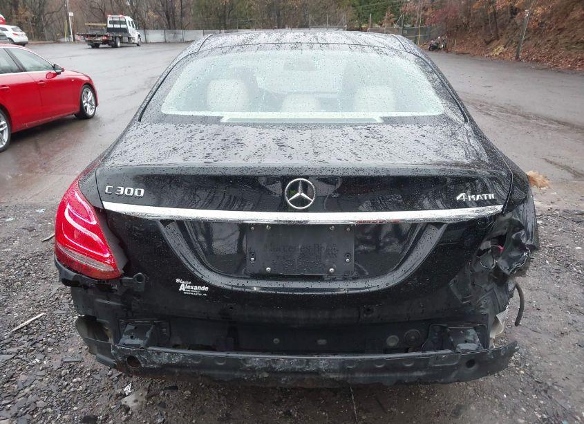 Photo 16 of 2015 Mercedes-benz C 300 4MATIC/LUXURY 4MATIC/SPORT 4MATIC (VIN 55SWF4KBXFU029805)