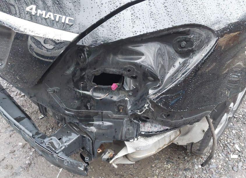 Photo 20 of 2015 Mercedes-benz C 300 4MATIC/LUXURY 4MATIC/SPORT 4MATIC (VIN 55SWF4KBXFU029805)