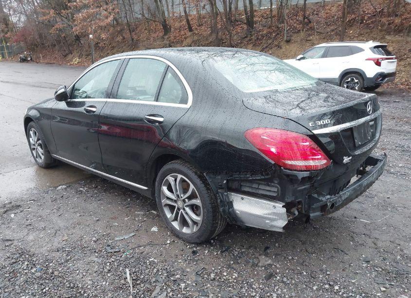 Photo 3 of 2015 Mercedes-benz C 300 4MATIC/LUXURY 4MATIC/SPORT 4MATIC (VIN 55SWF4KBXFU029805)