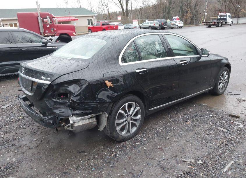 Photo 4 of 2015 Mercedes-benz C 300 4MATIC/LUXURY 4MATIC/SPORT 4MATIC (VIN 55SWF4KBXFU029805)