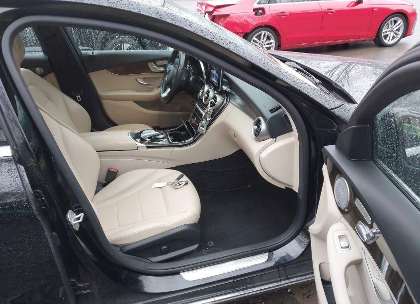 Photo 5 of 2015 Mercedes-benz C 300 4MATIC/LUXURY 4MATIC/SPORT 4MATIC (VIN 55SWF4KBXFU029805)