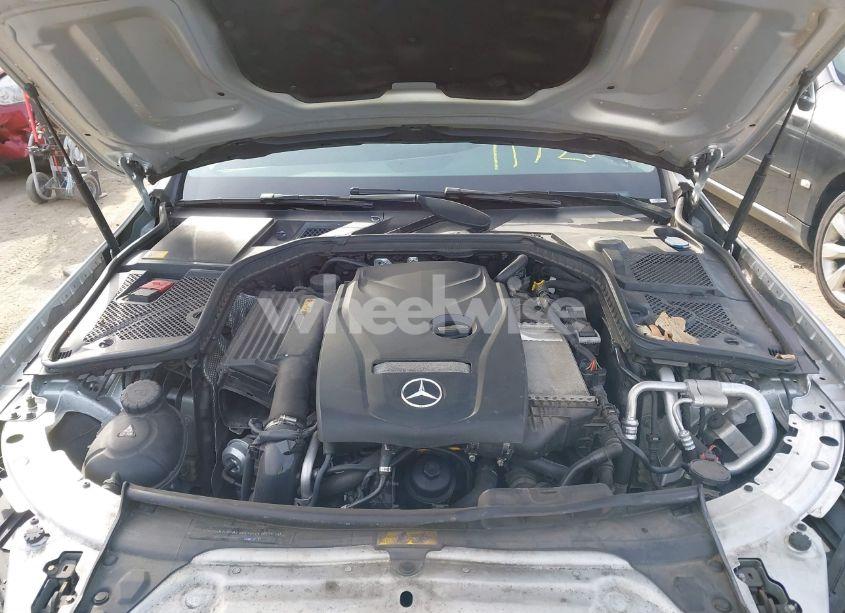 Photo 10 of 2015 Mercedes-benz C 300 4MATIC/LUXURY 4MATIC/SPORT 4MATIC (VIN 55SWF4KBXFU077028)