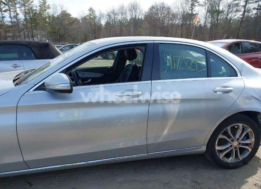 Photo 14 of 2015 Mercedes-benz C 300 4MATIC/LUXURY 4MATIC/SPORT 4MATIC (VIN 55SWF4KBXFU077028)