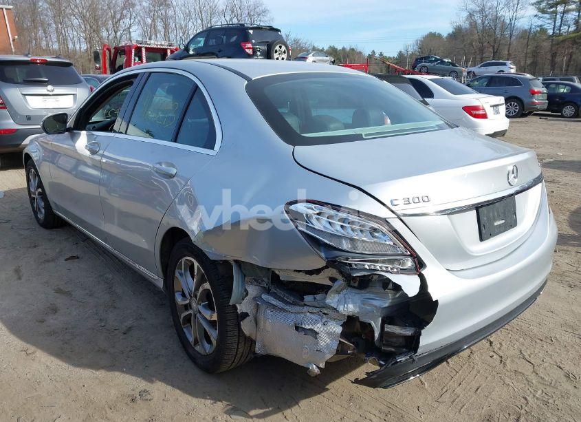 Photo 3 of 2015 Mercedes-benz C 300 4MATIC/LUXURY 4MATIC/SPORT 4MATIC (VIN 55SWF4KBXFU077028)