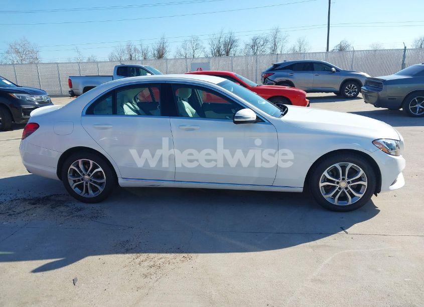 Photo 13 of 2016 Mercedes-benz C 300 4MATIC/LUXURY 4MATIC/SPORT 4MATIC (VIN 55SWF4KBXGU103256)