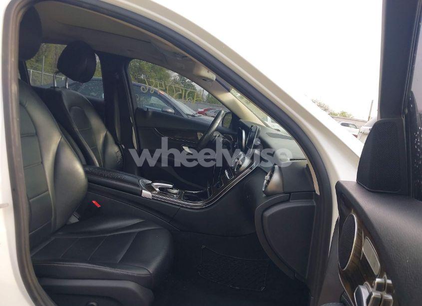 Photo 5 of 2016 Mercedes-benz C 300 4MATIC/LUXURY 4MATIC/SPORT 4MATIC (VIN 55SWF4KBXGU127315)