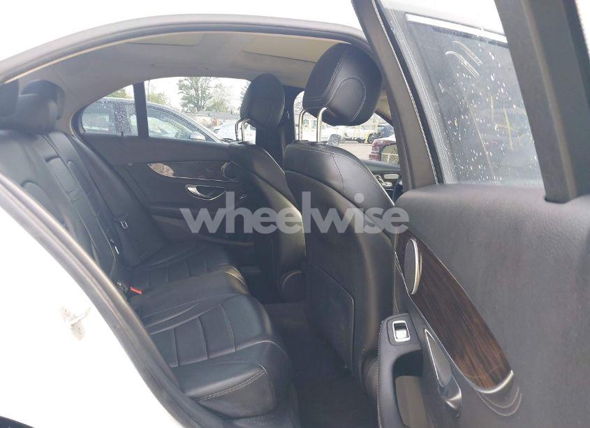 Photo 8 of 2016 Mercedes-benz C 300 4MATIC/LUXURY 4MATIC/SPORT 4MATIC (VIN 55SWF4KBXGU127315)