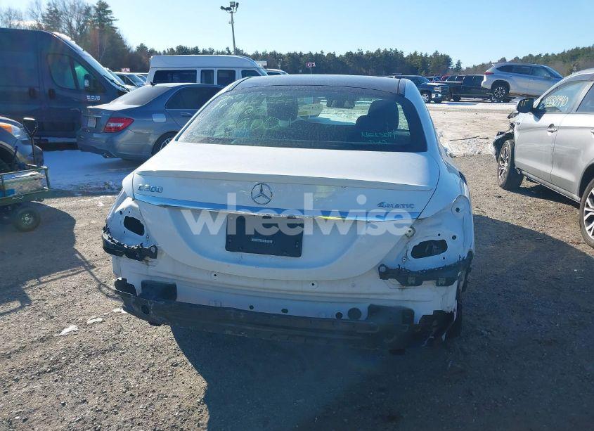 Photo 17 of 2016 Mercedes-benz C 300 4MATIC/LUXURY 4MATIC/SPORT 4MATIC (VIN 55SWF4KBXGU136208)