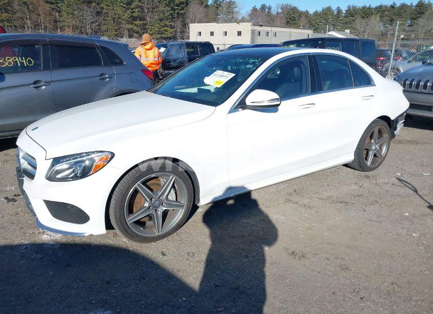 Photo 2 of 2016 Mercedes-benz C 300 4MATIC/LUXURY 4MATIC/SPORT 4MATIC (VIN 55SWF4KBXGU136208)