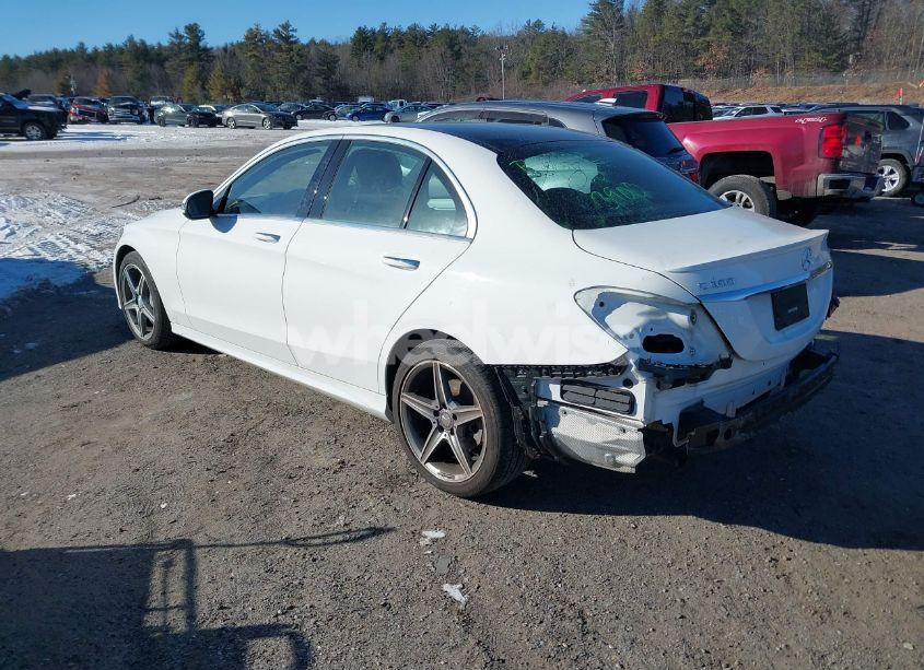 Photo 3 of 2016 Mercedes-benz C 300 4MATIC/LUXURY 4MATIC/SPORT 4MATIC (VIN 55SWF4KBXGU136208)