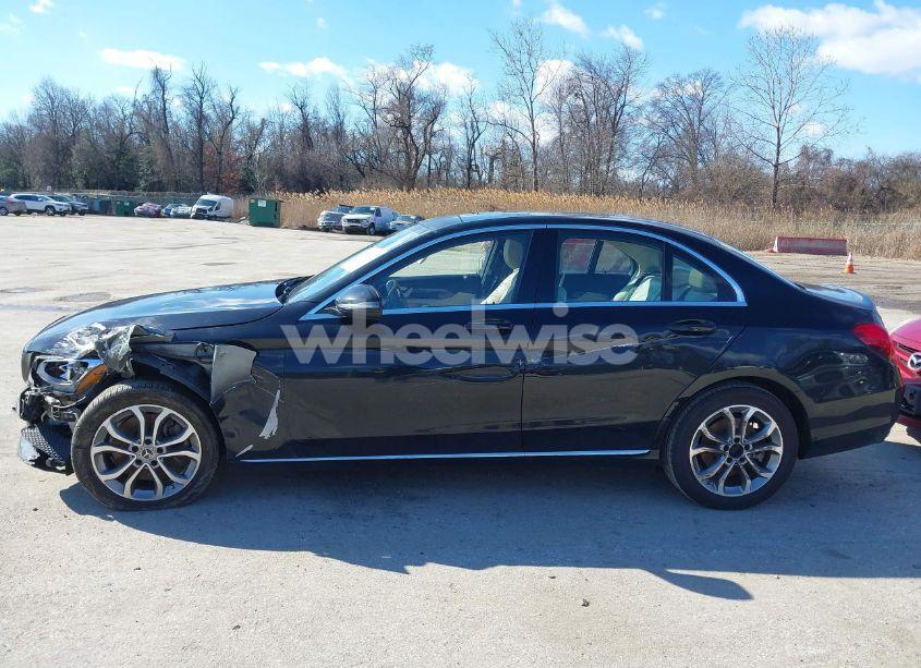 Photo 14 of 2016 Mercedes-benz C 300 4MATIC/LUXURY 4MATIC/SPORT 4MATIC (VIN 55SWF4KBXGU158306)