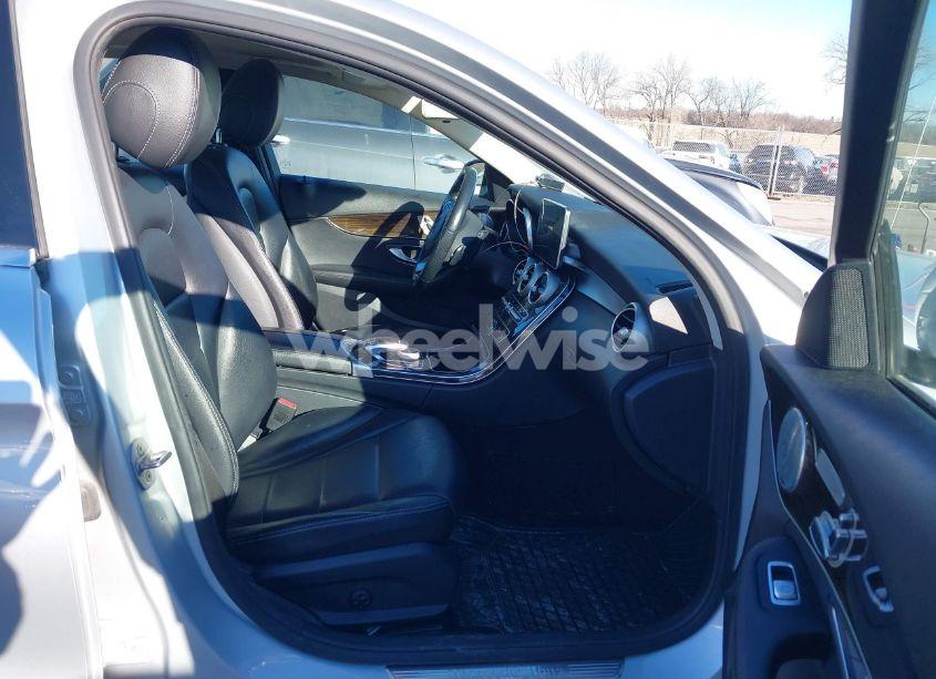 Photo 5 of 2016 Mercedes-benz C 300 4MATIC/LUXURY 4MATIC/SPORT 4MATIC (VIN 55SWF4KBXGU175557)