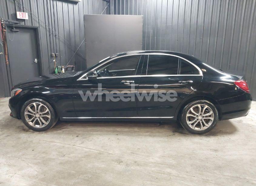 Photo 14 of 2017 Mercedes-benz C 300 4MATIC/LUXURY 4MATIC/SPORT 4MATIC (VIN 55SWF4KBXHU195387)