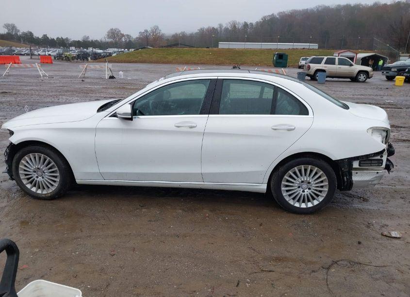 Photo 14 of 2017 Mercedes-benz C 300 4MATIC/LUXURY 4MATIC/SPORT 4MATIC (VIN 55SWF4KBXHU205495)