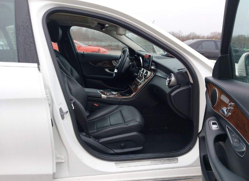 Photo 5 of 2017 Mercedes-benz C 300 4MATIC/LUXURY 4MATIC/SPORT 4MATIC (VIN 55SWF4KBXHU205495)