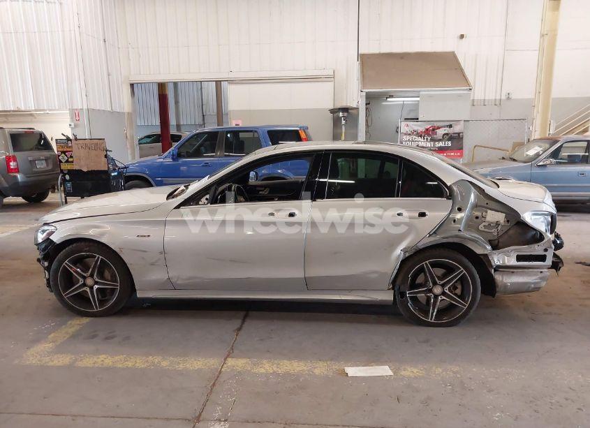 Photo 15 of 2016 Mercedes-benz C 450 AMG 4MATIC (VIN 55SWF6EB2GU110774)