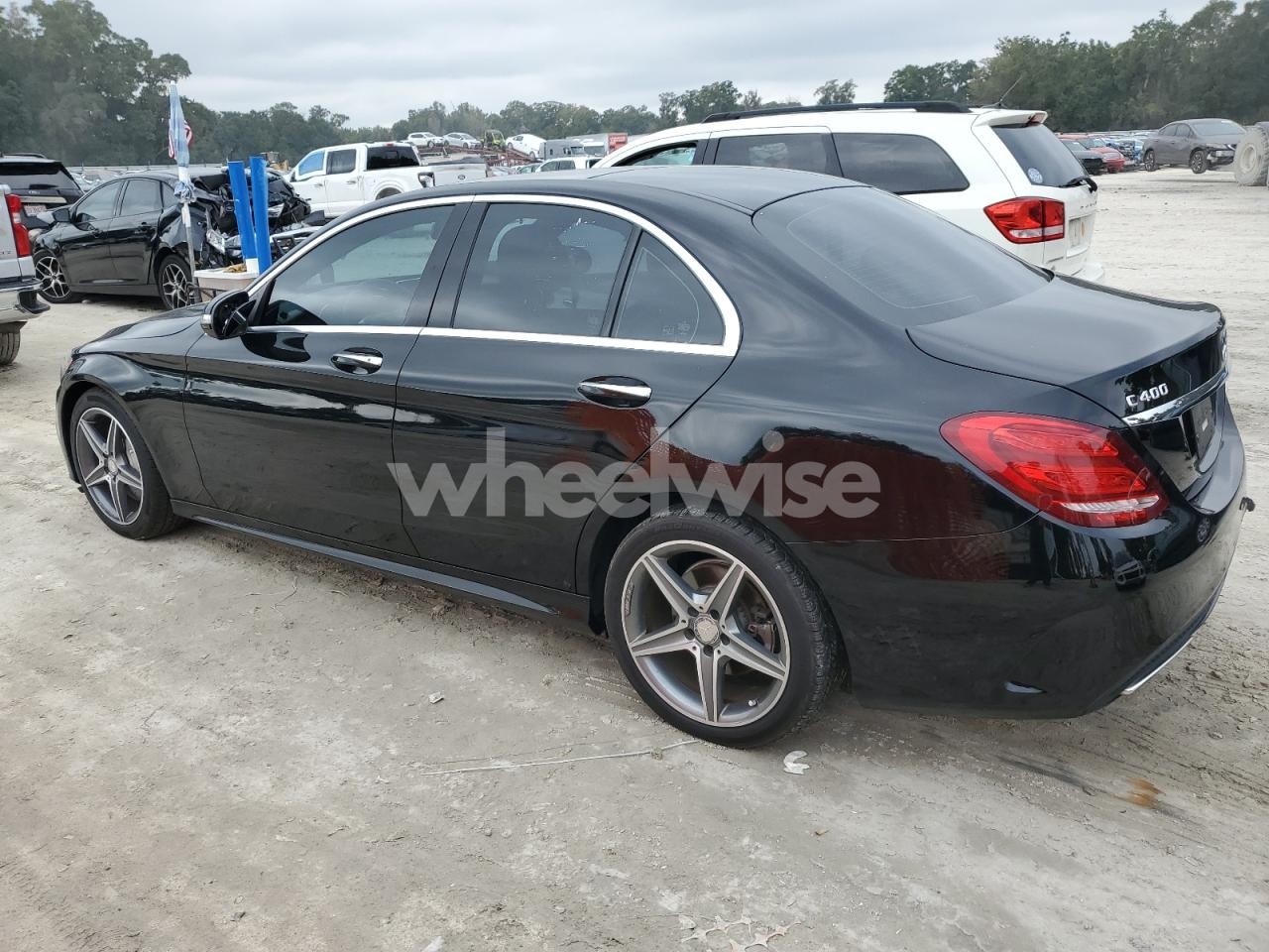 Photo 2 of 2015 MERCEDES-BENZ C 400 4MATIC (VIN 55SWF6GB7FU034318)