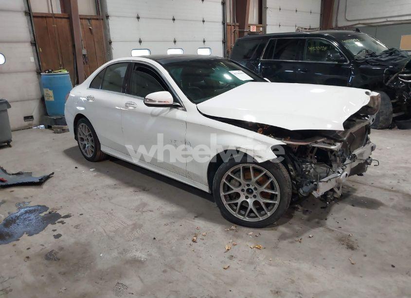2015 Mercedes-benz C 400 4MATIC (VIN 55SWF6GB7FU035307) main photo