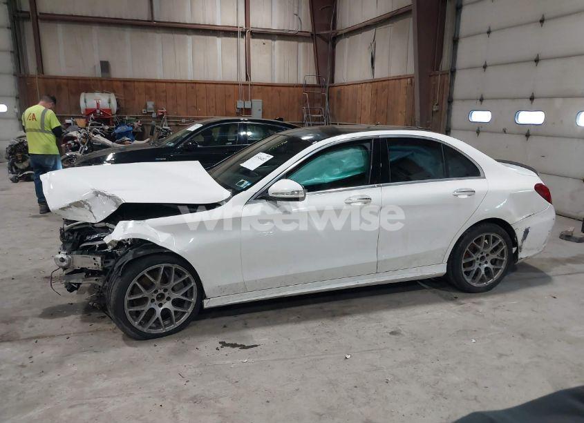 Photo 14 of 2015 Mercedes-benz C 400 4MATIC (VIN 55SWF6GB7FU035307)