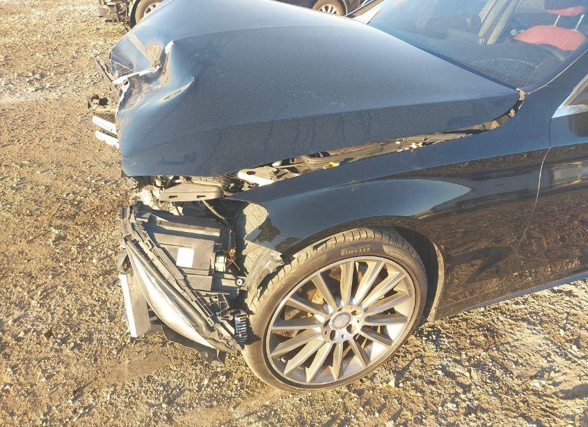 Photo 5 of 2015 Mercedes-benz C 400 4MATIC (VIN 55SWF6GB9FU012286)